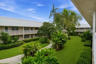 10033 64th Ave N, Saint Petersburg, FL 33708 - Photo 2
