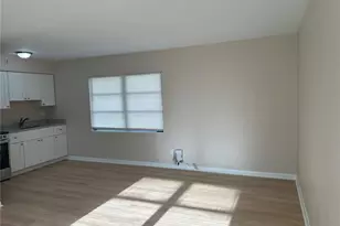 344 33rd Ave N, Saint Petersburg, FL 33704 - Photo 6