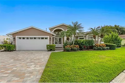 1320 52nd Avenue NE, Saint Petersburg, FL 33703 - Photo 1