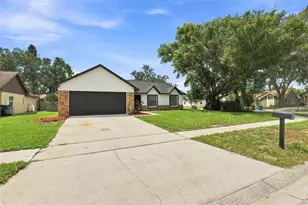 1607 Oak Arbor Ln, Valrico, FL 33596 - Photo 2