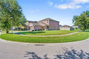 7719 Maroon Peak Dr, Ruskin, FL 33573 - Photo 2