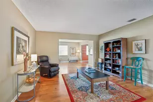 609 Allegheny Dr, Sun City Center, FL 33573 - Photo 8