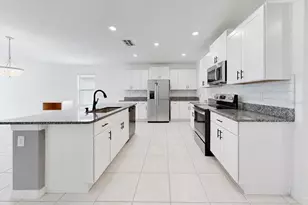 12600 Bergstrom Bay Dr, Riverview, FL 33579 - Photo 12