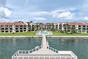 7510 Sunshine Skyway Ln S, Saint Petersburg, FL 33711 - Photo 4
