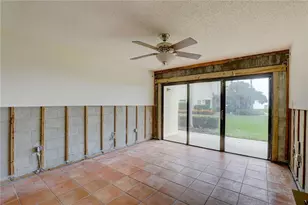 7510 Sunshine Skyway Ln S, Saint Petersburg, FL 33711 - Photo 10