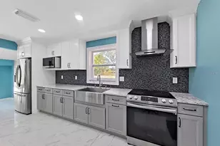 1613 33rd St SE, Ruskin, FL 33570 - Photo 4