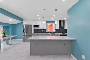 1613 33rd St SE, Ruskin, FL 33570 - Photo 8