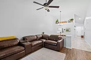 3439 Laurel Dale Dr, Tampa, FL 33618 - Photo 8