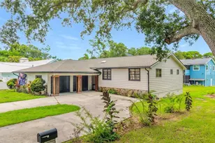 12756 Poinsettia Ave, Seminole, FL 33776 - Photo 2