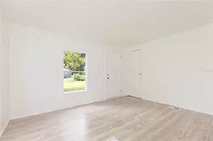 4211 Lowell Ln, Zephyrhills, FL 33541 - Photo 20