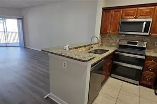 4115 Chatham Oak Ct, Tampa, FL 33624 - Photo 6