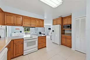 1803 New Bedford Dr, Sun City Center, FL 33573 - Photo 18