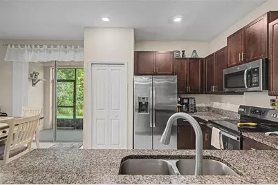 9706 Pembrooke Pines Drive, Sun City Center, FL 33573 - Photo 10