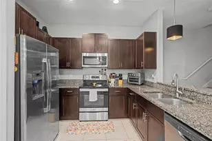 9706 Pembrooke Pines Dr, Sun City Center, FL 33573 - Photo 8