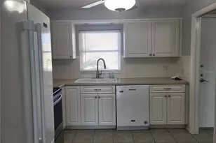 4775 Cove Cir, Saint Petersburg, FL 33708 - Photo 8