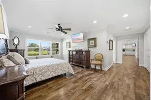 10715 Carrollwood Dr, Tampa, FL 33618 - Photo 14