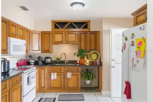 4914 Holiday Dr, Tampa, FL 33615 - Photo 38