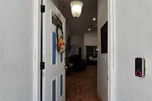 14926 Laurie Ln, Tampa, FL 33613 - Photo 2