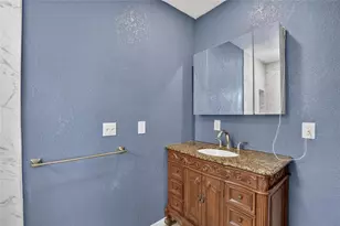 1754 27th St S, Saint Petersburg, FL 33712 - Photo 12