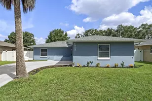 6917 Dunnett Ave N, Saint Petersburg, FL 33709 - Photo 2