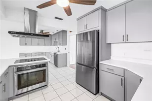 2053 Dolphin Blvd S, Saint Petersburg, FL 33707 - Photo 26