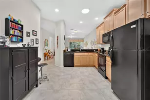 428 Seneca Falls Dr, Apollo Beach, FL 33572 - Photo 2