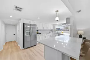 11735 Lipsey Rd, Tampa, FL 33618 - Photo 16