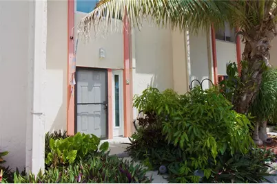5822 16th Lane S #4, Saint Petersburg, FL 33712 - Photo 1