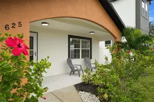 625 Folsom St S, Saint Petersburg, FL 33707 - Photo 4