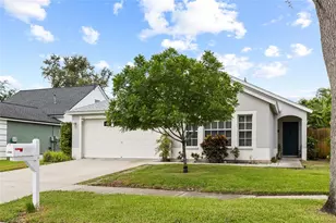 1702 Meadow Oak Ln, Tarpon Springs, FL 34689 - Photo 2