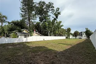 1011 12th Ave S, Saint Petersburg, FL 33705 - Photo 1