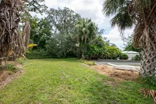 308 Wendi Ln, Ruskin, FL 33570 - Photo 14