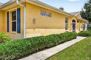 1322 Fairway Greens Dr, Sun City Center, FL 33573 - Photo 2