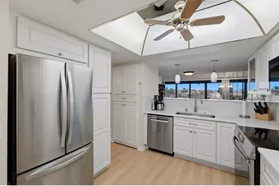 2775 Kipps Colony Drive S #305, Gulfport, FL 33707 - Photo 12