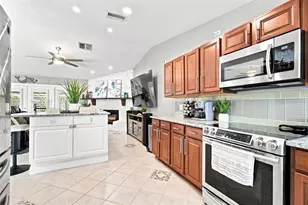 201 Lagoon Dr, Palm Harbor, FL 34683 - Photo 14