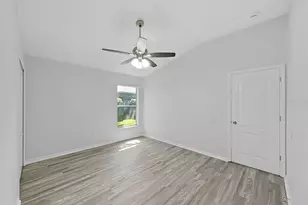 1423 Lake Shore Ranch Dr, Seffner, FL 33584 - Photo 34