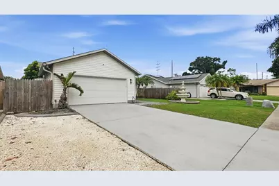 70 Squire Court, Dunedin, FL 34698 - Photo 2