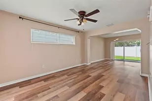 150 Sawtooth Dr, Valrico, FL 33594 - Photo 4