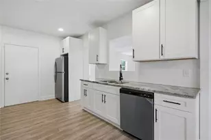 1763 30th Ave N, Saint Petersburg, FL 33713 - Photo 6