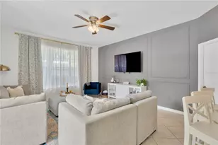 8307 Manor Club Cir, Tampa, FL 33647 - Photo 12