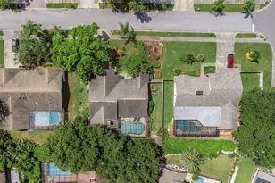 1620 Country Ln, Dunedin, FL 34698 - Photo 4