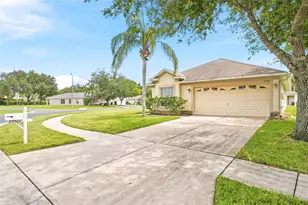 25928 Crippen Dr, Land O Lakes, FL 34639 - Photo 2