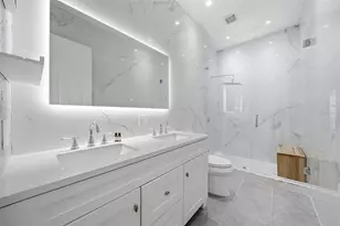2236 Soho Bay Ct, Tampa, FL 33606 - Photo 32