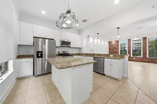 2236 Soho Bay Ct, Tampa, FL 33606 - Photo 8