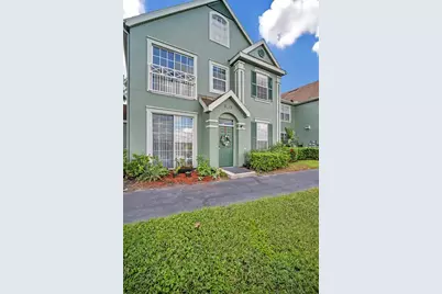 9834 Lake Chase Island Way #9834, Tampa, FL 33626 - Photo 2