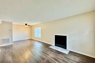 3948 Tumble Wood Trl, Tampa, FL 33613 - Photo 4