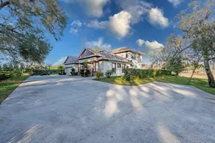 9606 Ripley Rd, Thonotosassa, FL 33592 - Photo 1