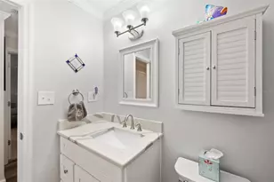5257 Beach Dr SE, Saint Petersburg, FL 33705 - Photo 18