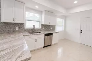 9203 Camino Villa Blvd, Tampa, FL 33635 - Photo 6