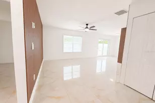 9203 Camino Villa Blvd, Tampa, FL 33635 - Photo 2